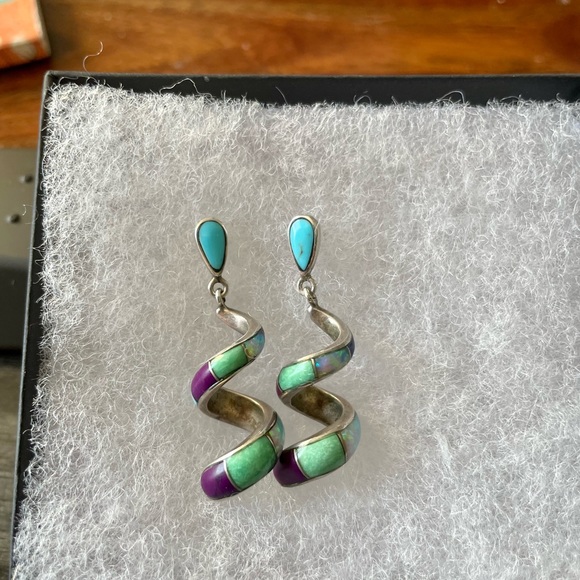 Vintage Navajo Swirl Earrings - Picture 9 of 15